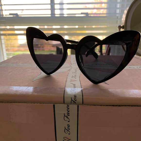 Accessories - Heart Shaped Sunglasses
